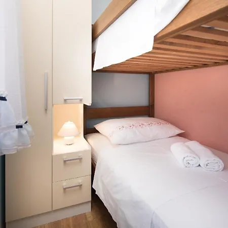 Holiday home Ferienhaus Mit Privatpool Fur 6 Personen Ca 45 Qm In Trogir, Dalmatien Kastela Und Umgebung *
