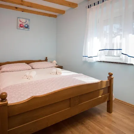 Ferienhaus Mit Privatpool Fur 6 Personen Ca 45 Qm In Trogir, Dalmatien Kastela Und Umgebung