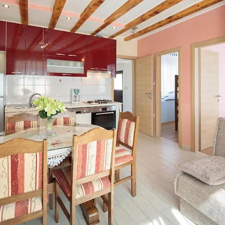 Ferienhaus Mit Privatpool Fur 6 Personen Ca 45 Qm In Trogir, Dalmatien Kastela Und Umgebung